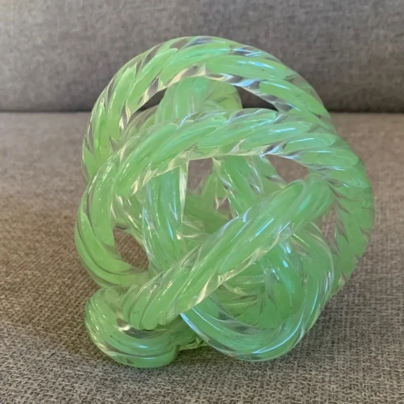 Green Twisted Rope Art Glass Infinity Knot Sculpture Hand Blown Orb 5” - Picture 2 of 7